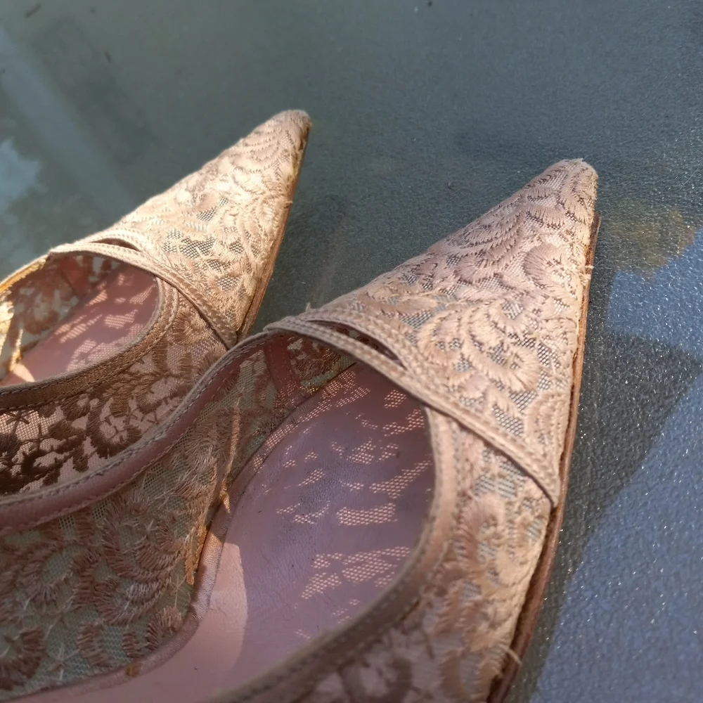 Miu Miu 38 ½ or 8 ½ Sexy Pump - Picture 4 of 7